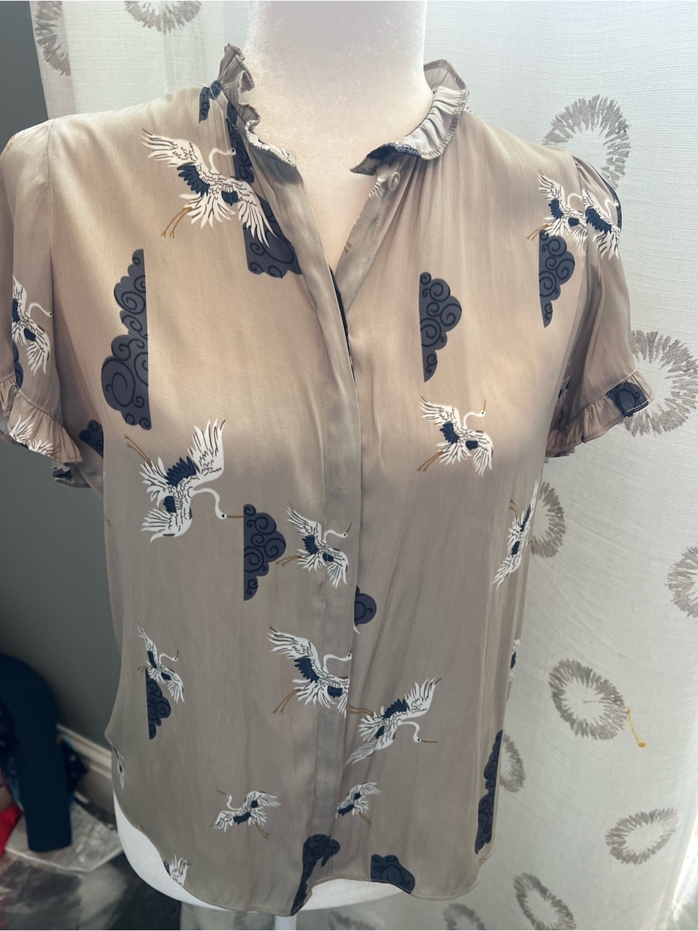 T Tahari Taupe Crane-Print Ruffle Collar Blouse